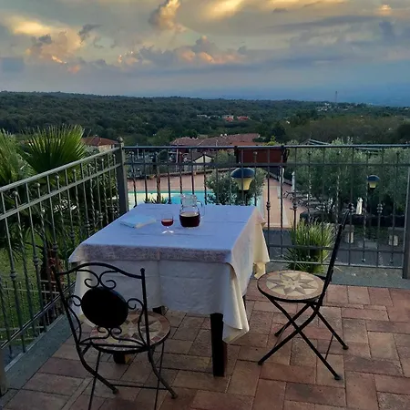 Casina Dell'etna Kır Evi *