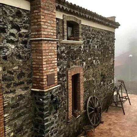 Casina Dell'etna *